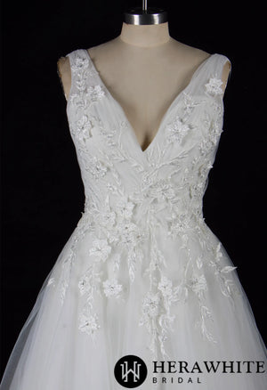 Romantic Beaded Floral Lace Wedding Dress