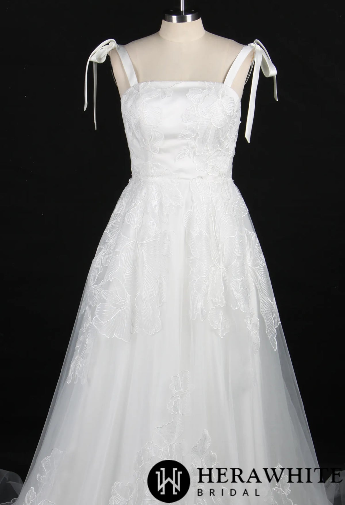 Chic Floral Lace Bridal Dress With Bowknot Straps