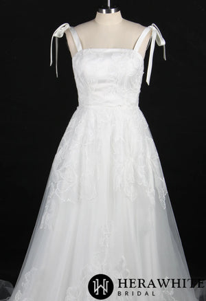Chic Floral Lace Bridal Dress With Bowknot Straps