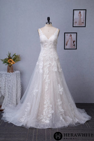 Romantic A-Line V-neck Floral Applique Court Train Bridal Gown