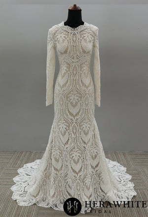 Vintage Lace Boho Wedding Dress With Long Scalloped Train