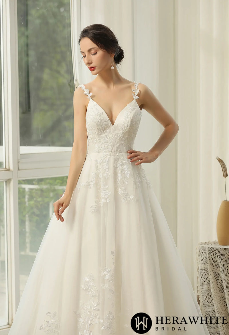 AppliquÃ©d Straps Keyhole Back Bridal Gown