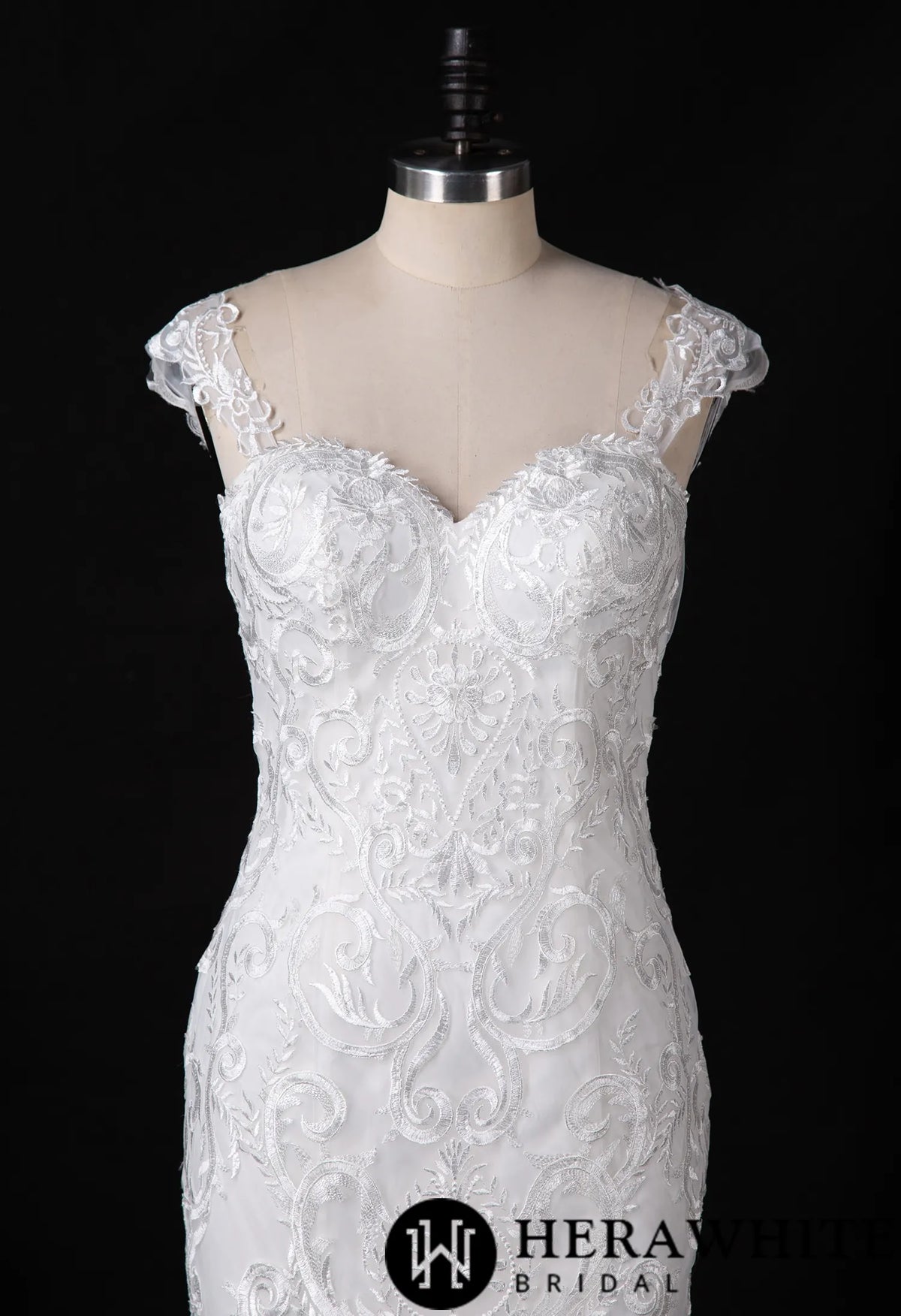 Mermaid Wedding Dress With Scalloped Lace Train