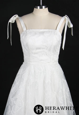 Chic Floral Lace Bridal Dress With Bowknot Straps