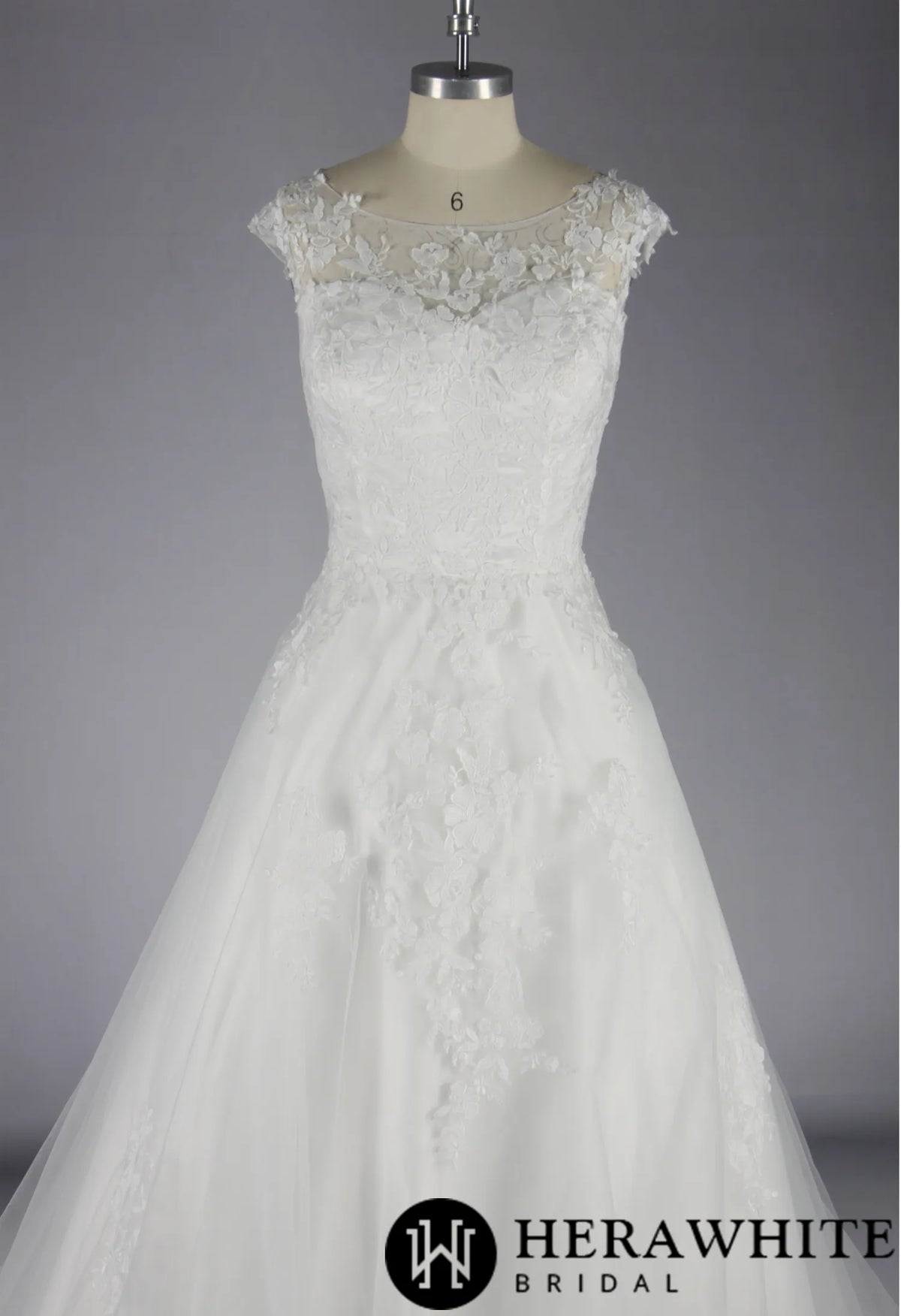 Chic Lace AppliquÃ©s Beach Wedding Gown