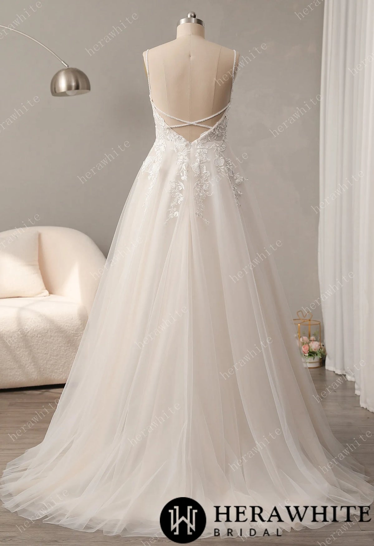 Deep V-neck large leaky back sexy wedding dress