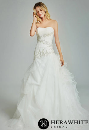 Strapless Pleating Wedding Dress With Ruffled Skirt
