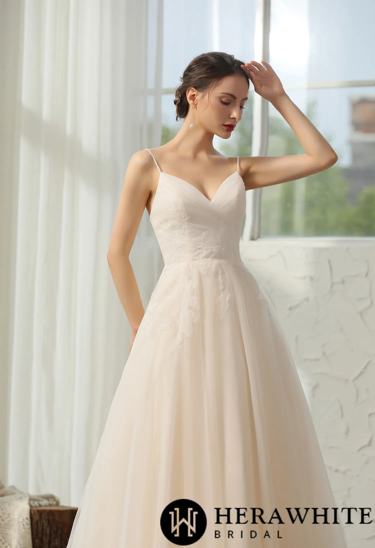 Elegant Lace Pleated A-Line Wedding Dress