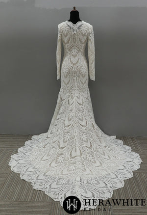 Vintage Lace Boho Wedding Dress With Long Scalloped Train
