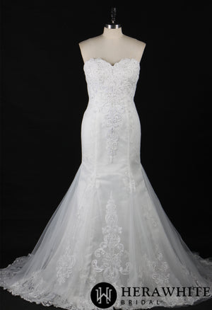 Dramatic Mermaid Wedding Dress With Graphic Lace