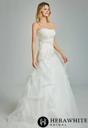 Strapless Pleating Wedding Dress With Ruffled Skirt