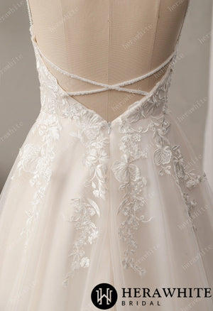 Deep V-neck large leaky back sexy wedding dress