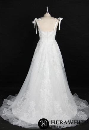 Chic Floral Lace Bridal Dress With Bowknot Straps