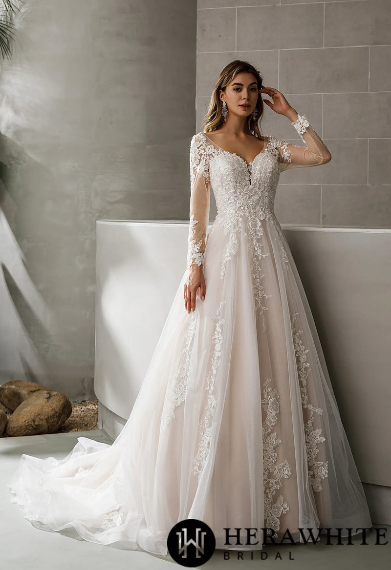 Classic Princess Wedding Dress With V-neck and Long Sleeves