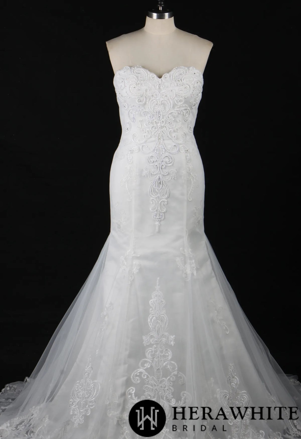 Dramatic Mermaid Wedding Dress With Graphic Lace