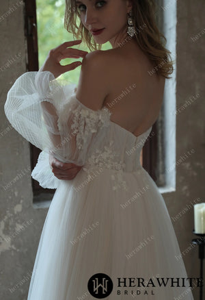 Enchanting Pleated Tulle A-line Wedding Dress With Pouf Sleeves