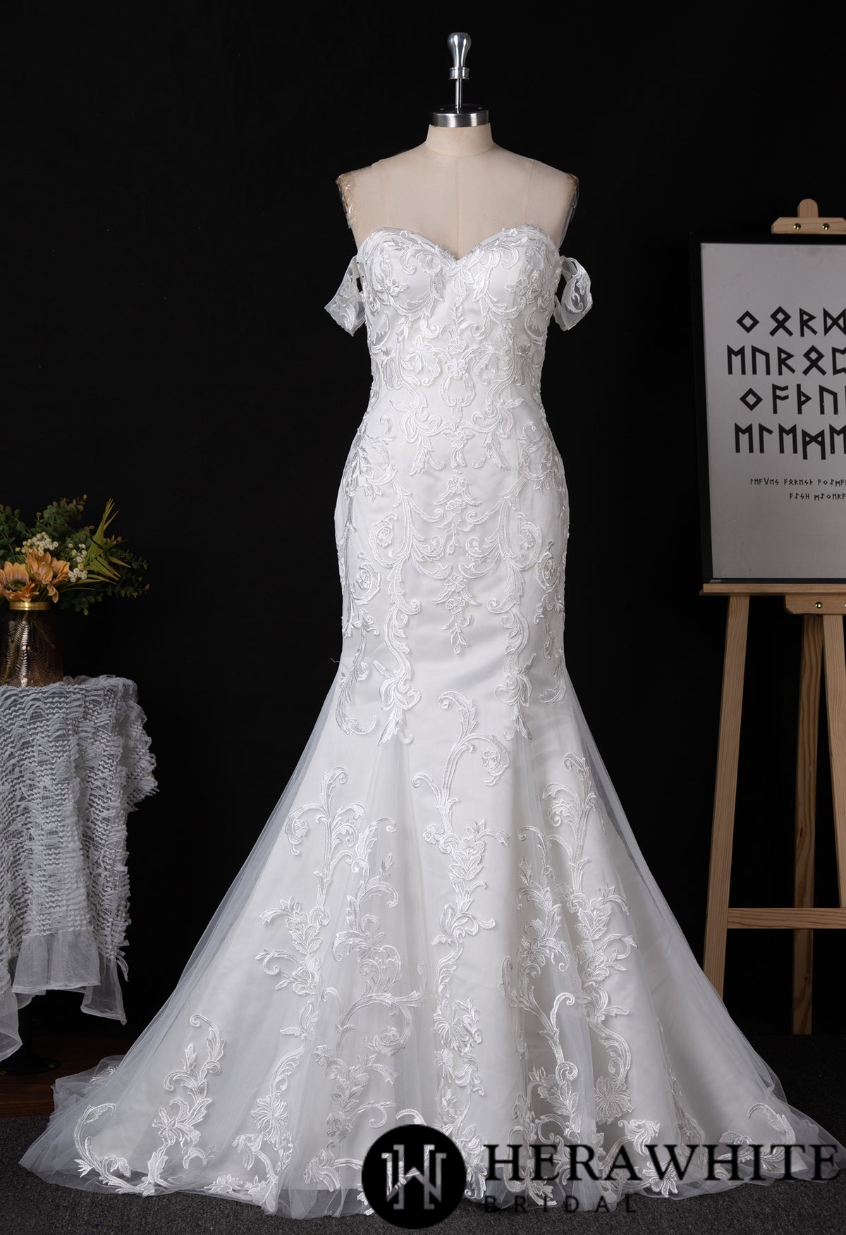 Sweetheart Lace Mermaid Wedding Dress With Off-the-Shoulder Straps