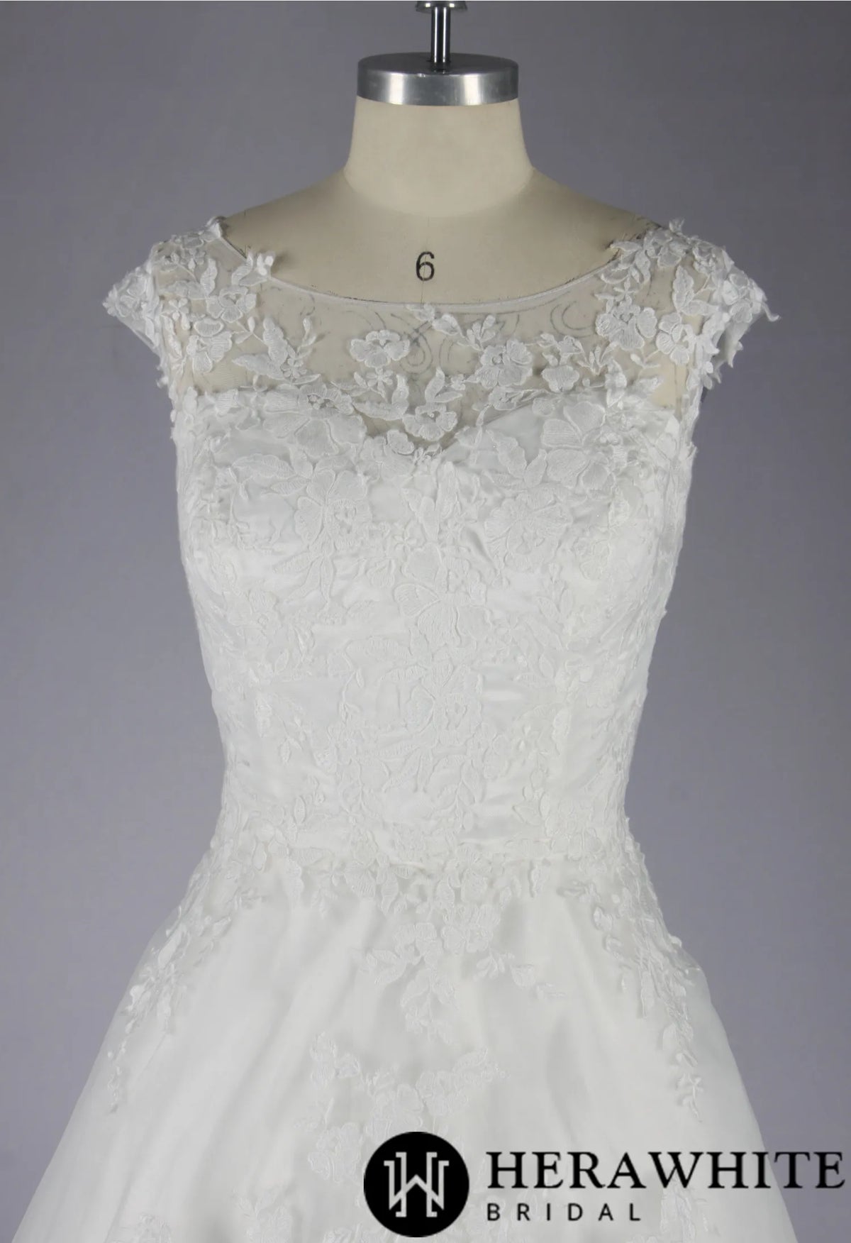 Chic Lace AppliquÃ©s Beach Wedding Gown