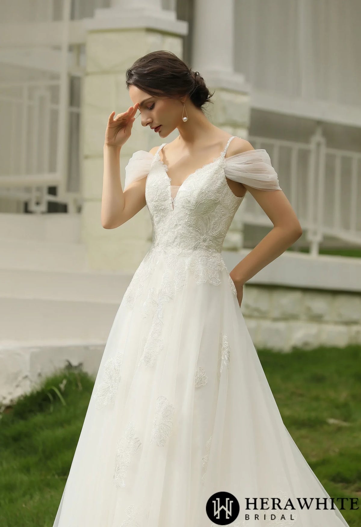 Romantic Glittery  Lace Bridal Gown With Detachable Straps