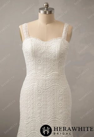 Romantic Boho Lace Sweetheart Neckline Sheath Bridal Dress