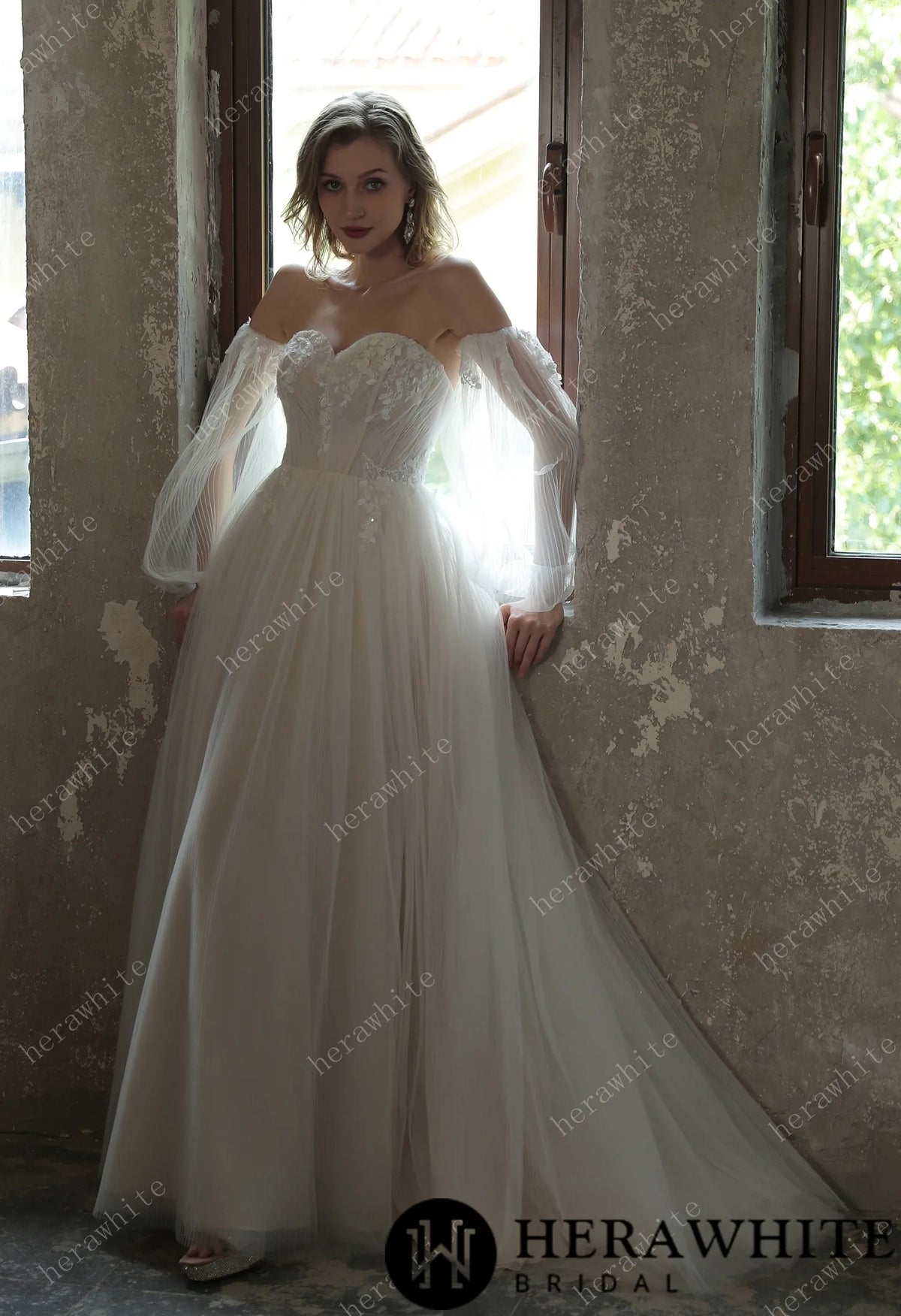 Enchanting Pleated Tulle A-line Wedding Dress With Pouf Sleeves