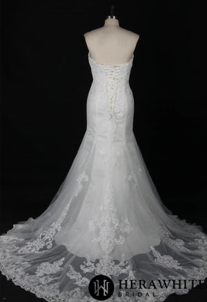 Dramatic Mermaid Wedding Dress With Graphic Lace
