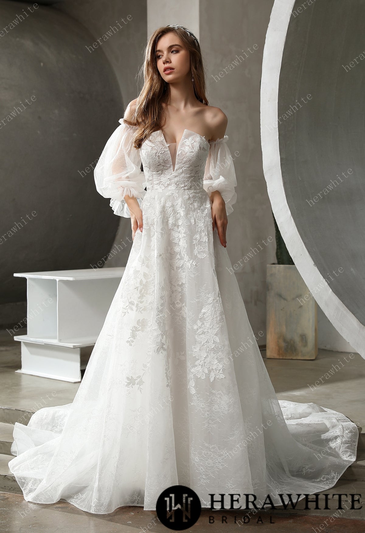 Romantic A-line Bridal Gown with Detachable Puff Sleeves