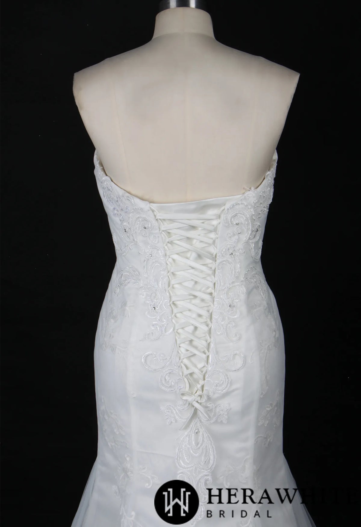 Dramatic Mermaid Wedding Dress With Graphic Lace