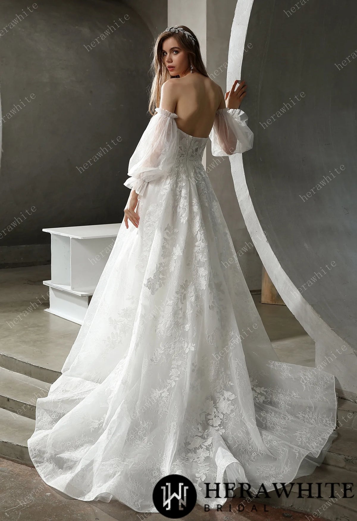Romantic A-line Bridal Gown with Detachable Puff Sleeves