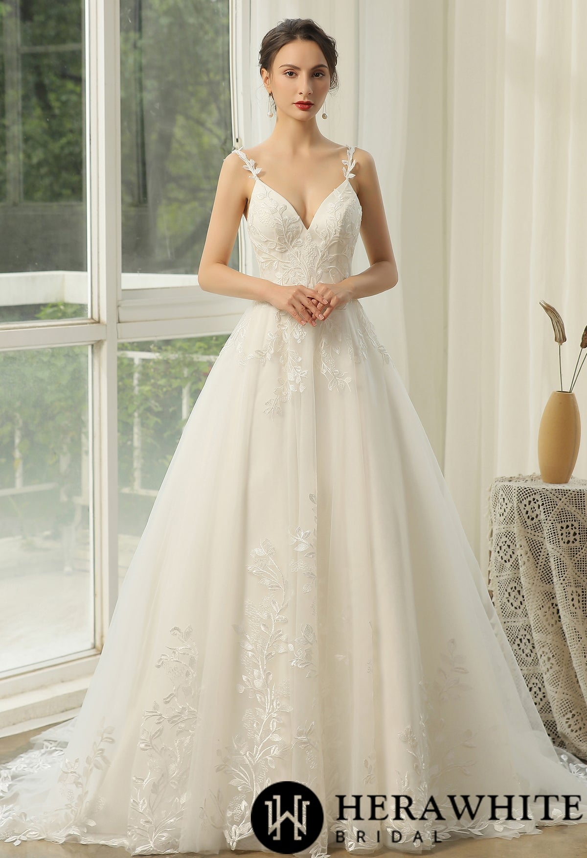 AppliquÃ©d Straps Keyhole Back Bridal Gown