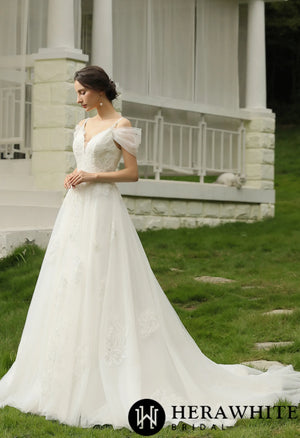 Romantic Glittery  Lace Bridal Gown With Detachable Straps